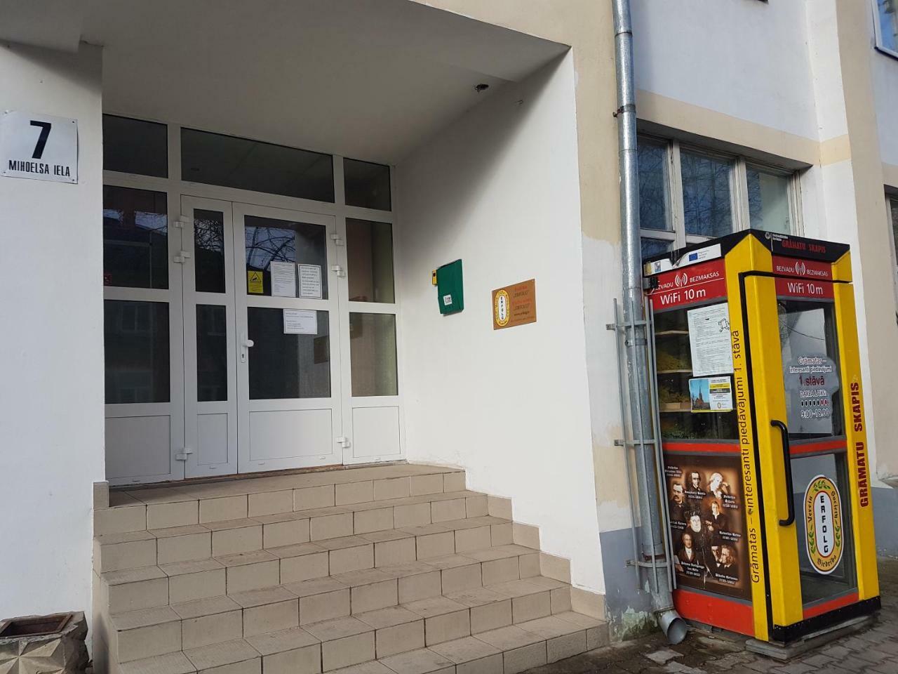 Apartament Erfolg 11 陶格夫匹尔斯 外观 照片